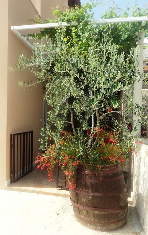 Apartments Karoma Mlini Exterior photo